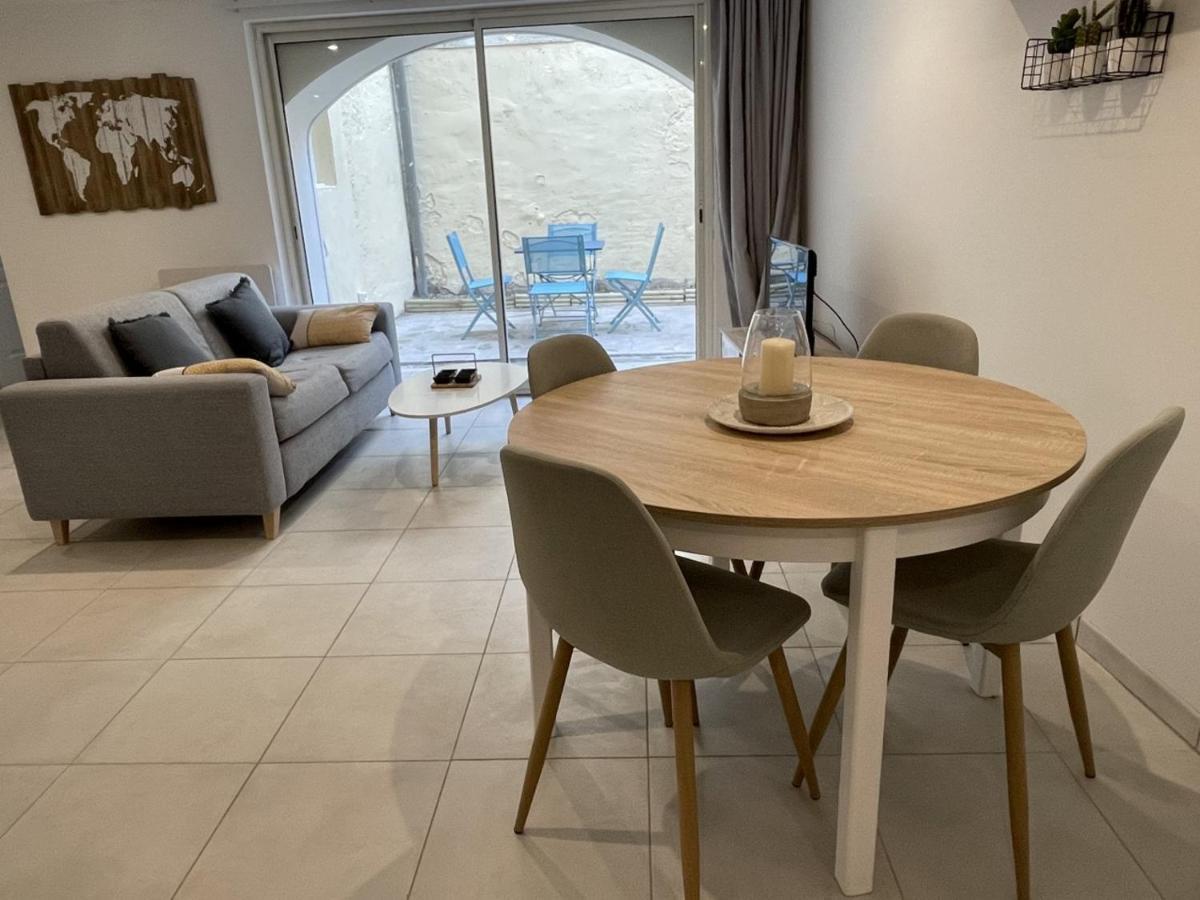 Appartement Climatise Avec Cour En Centre Ville Carpentras Exterior foto